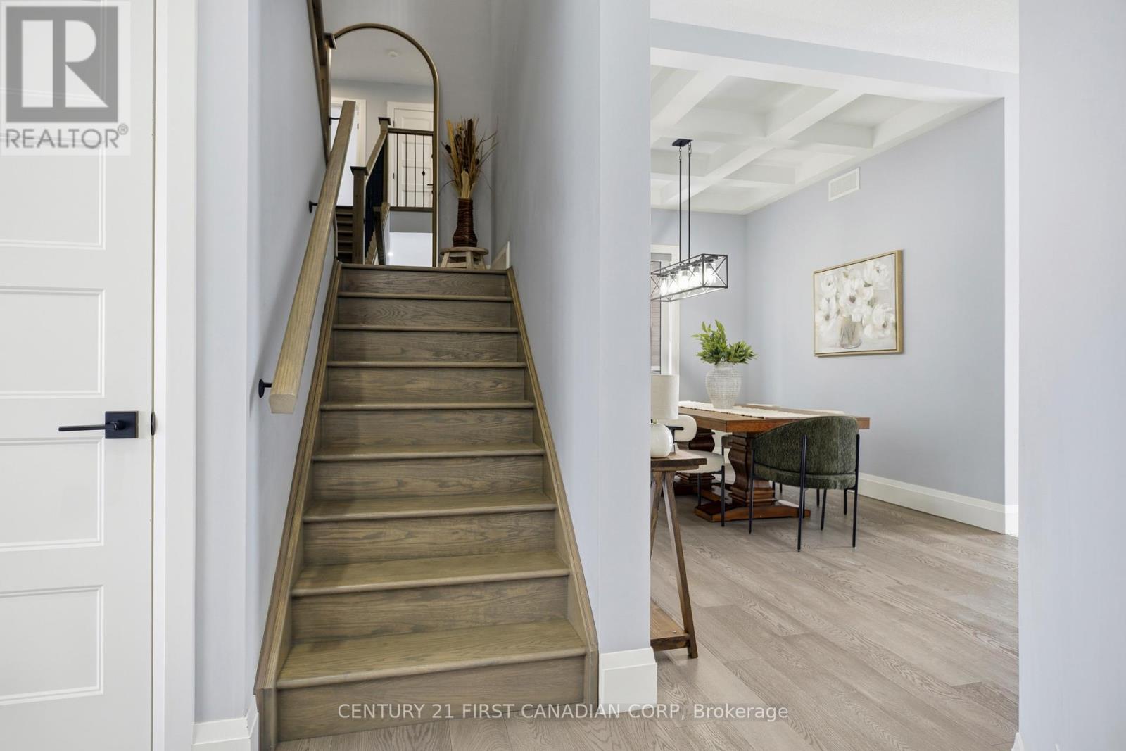 108 Watts Drive, Lucan Biddulph (Lucan), Ontario  N0M 2J0 - Photo 21 - X12765628