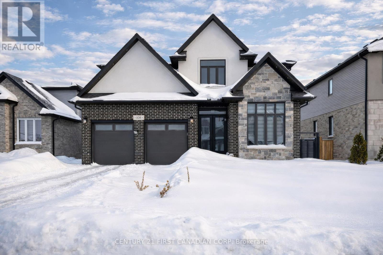 108 Watts Drive, Lucan Biddulph (Lucan), Ontario  N0M 2J0 - Photo 3 - X12765628