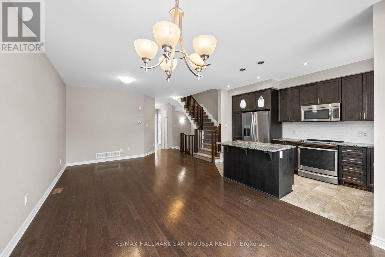 371 Warmstone Drive, Ottawa, Ontario  K2S 0W5 - Photo 10 - X12765676