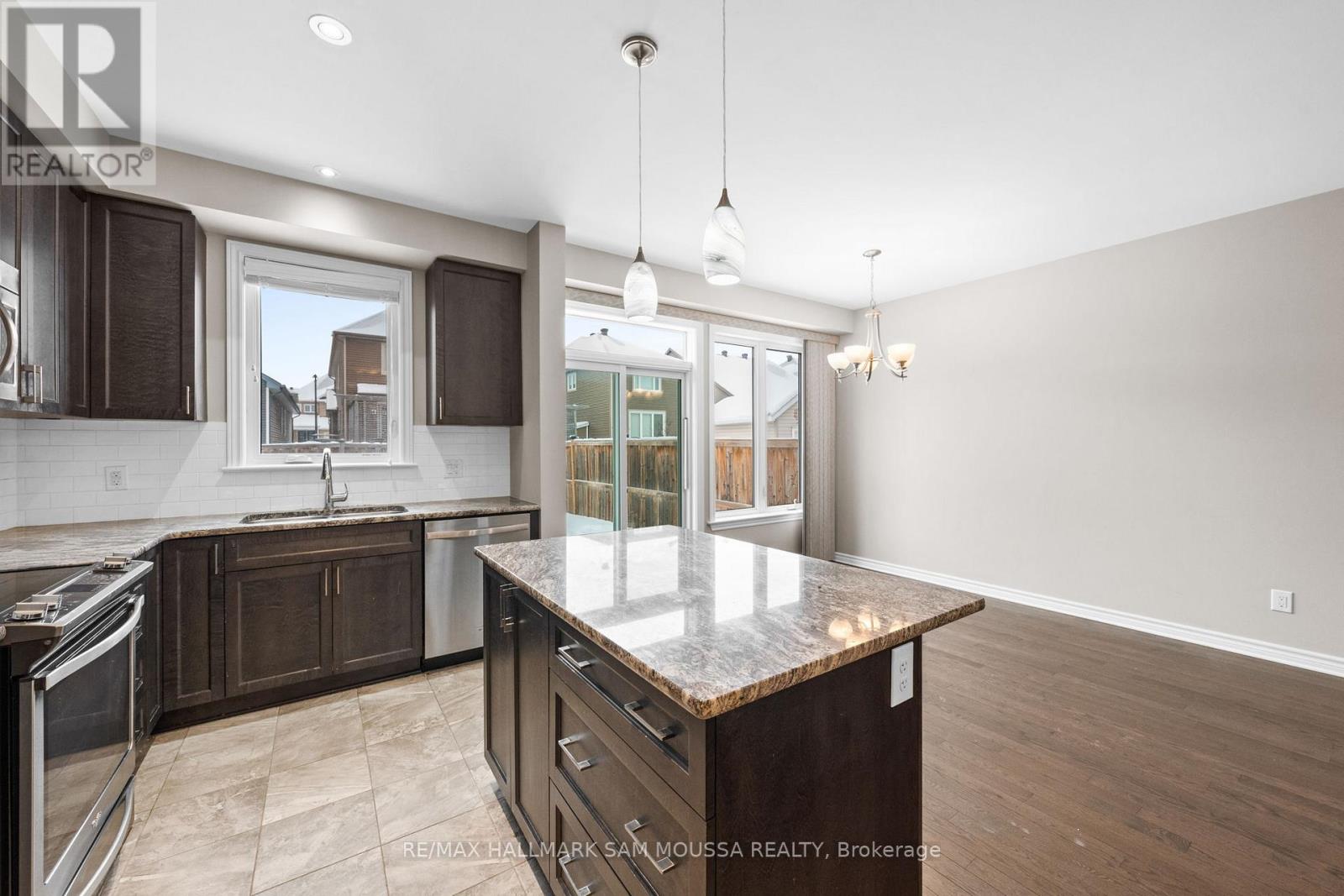 371 Warmstone Drive, Ottawa, Ontario  K2S 0W5 - Photo 14 - X12765676