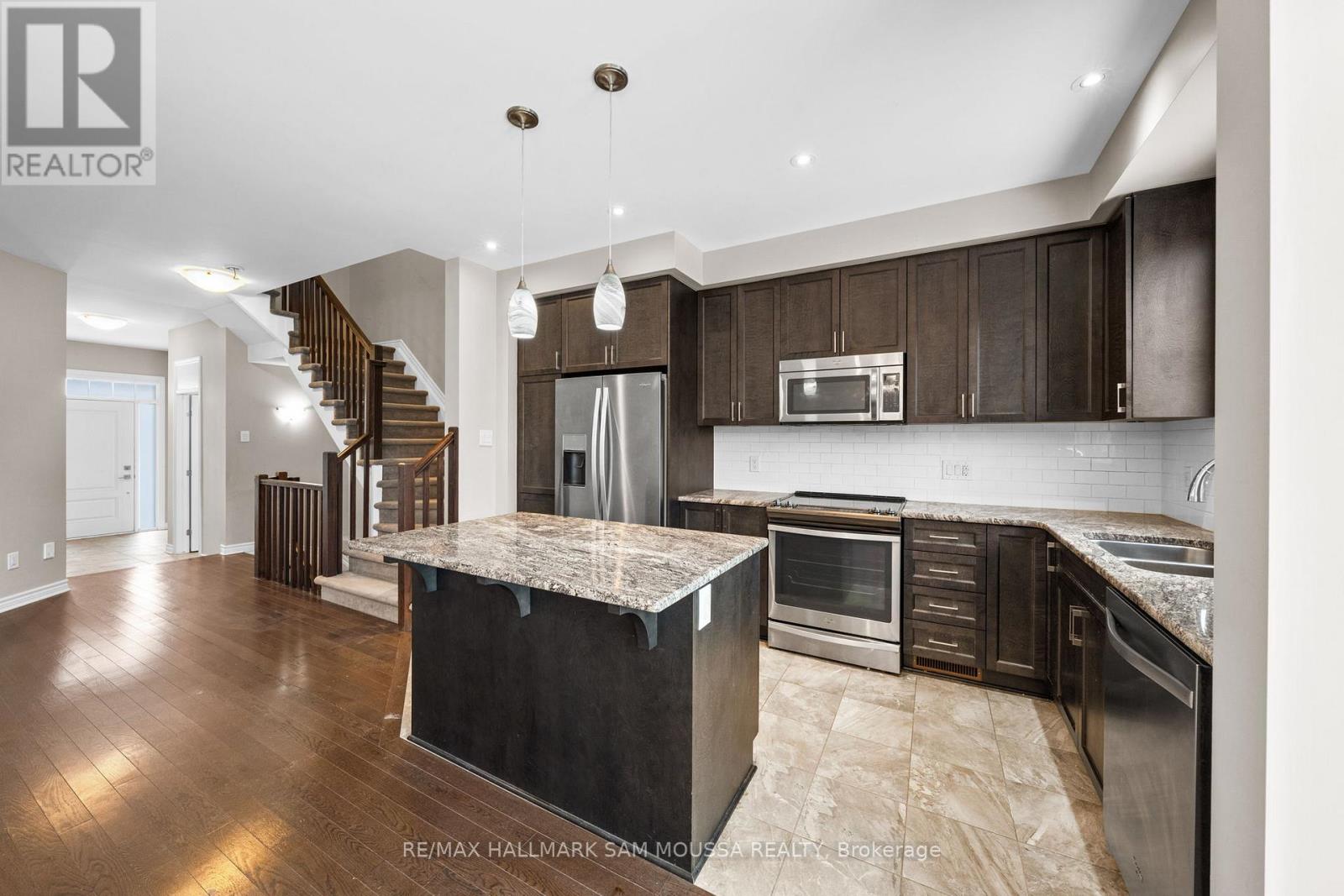 371 Warmstone Drive, Ottawa, Ontario  K2S 0W5 - Photo 16 - X12765676