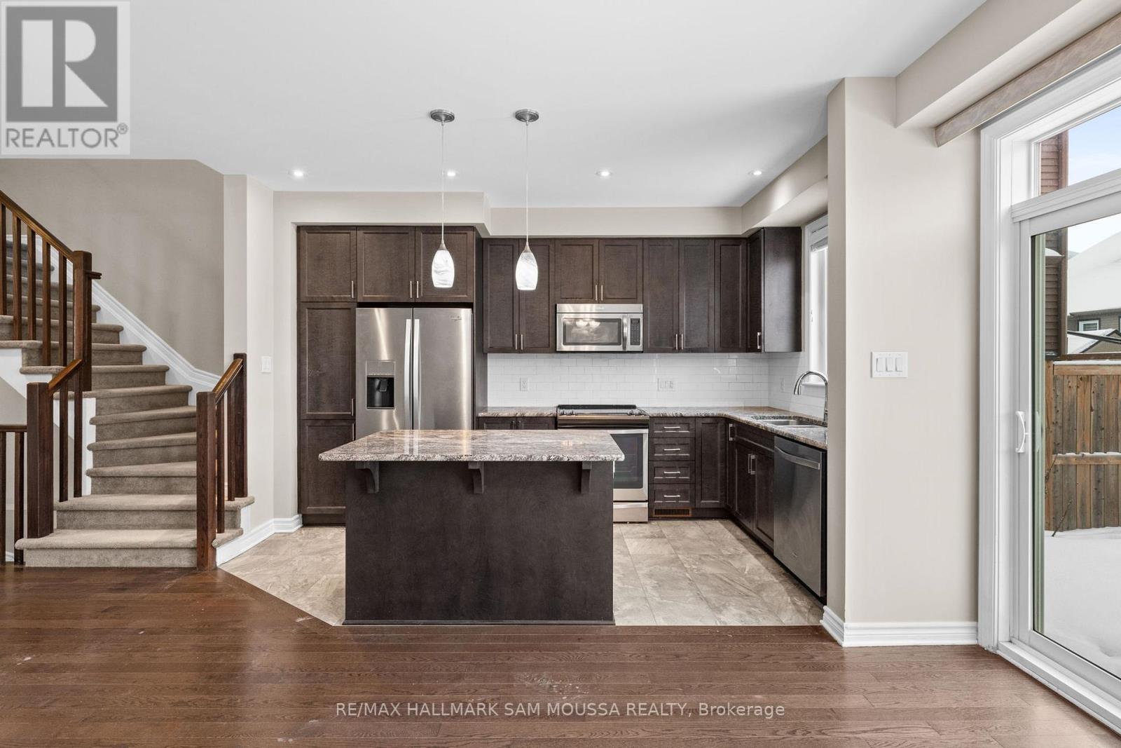 371 Warmstone Drive, Ottawa, Ontario  K2S 0W5 - Photo 17 - X12765676