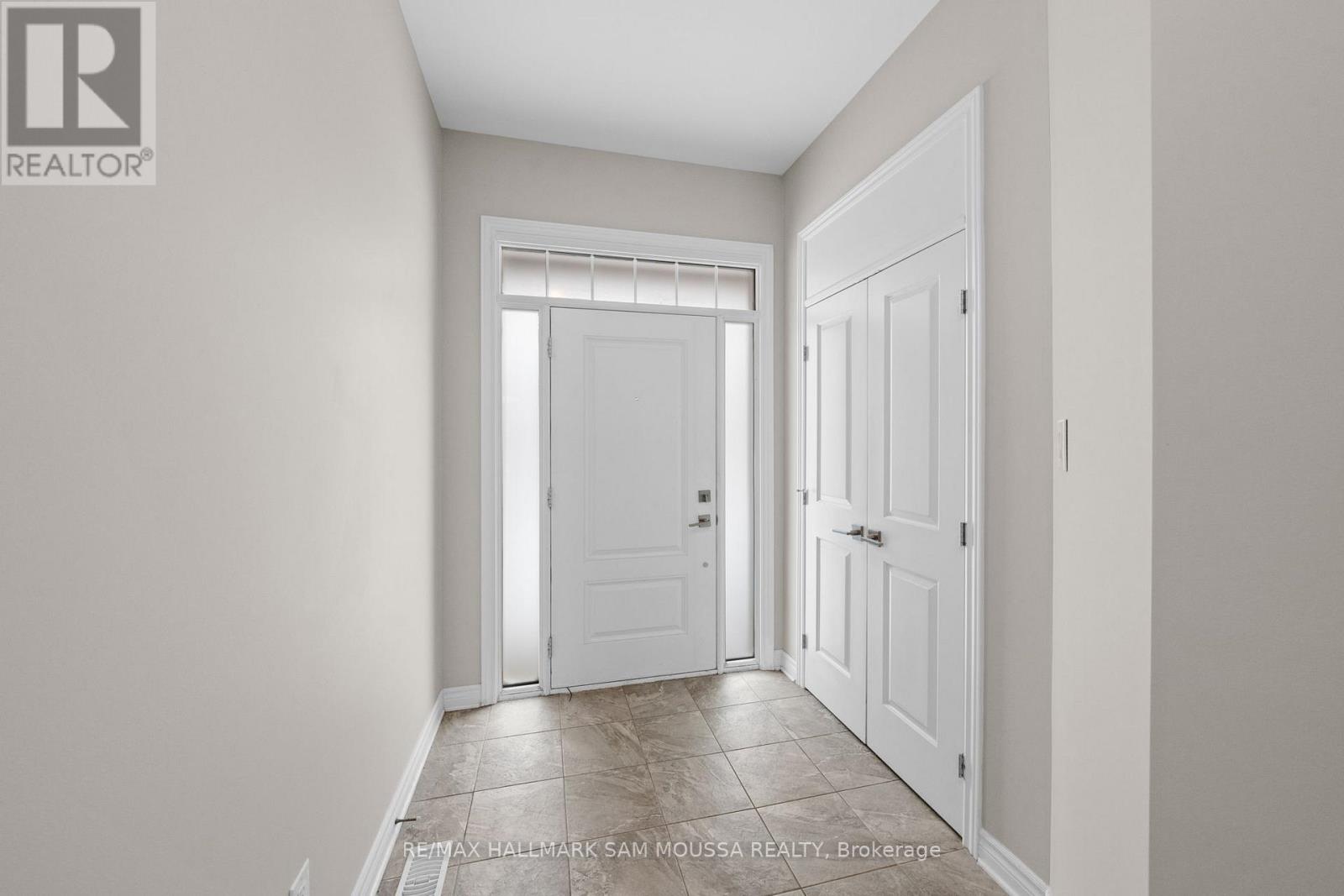 371 Warmstone Drive, Ottawa, Ontario  K2S 0W5 - Photo 5 - X12765676