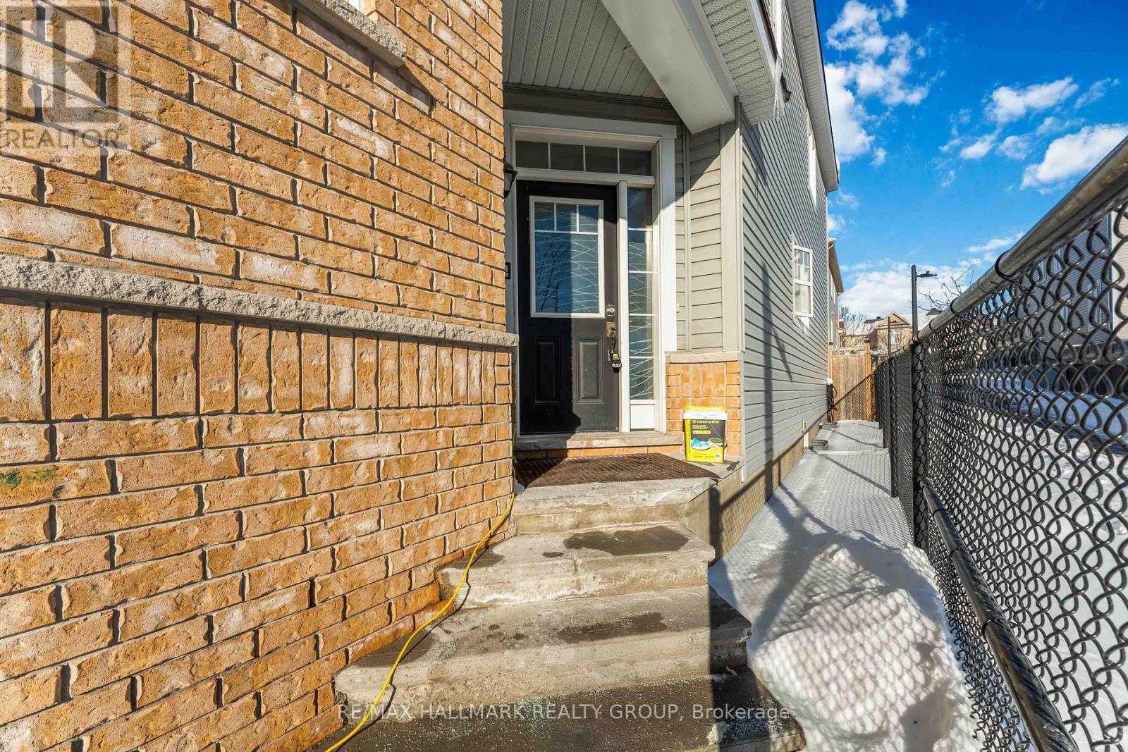 168 Flowing Creek Circle, Ottawa, Ontario  K2M 0K2 - Photo 3 - X12765682