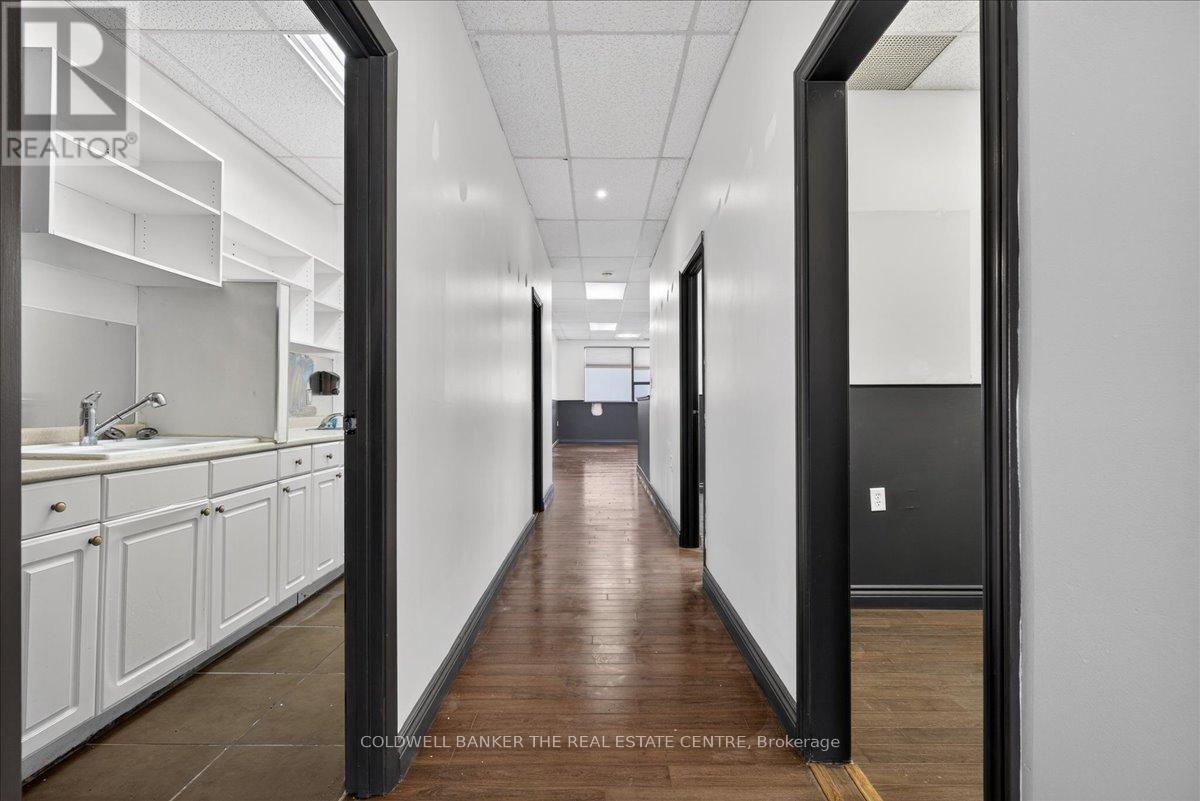 110 Main Street S, Newmarket, Ontario  L3Y 3Y7 - Photo 15 - N12729030