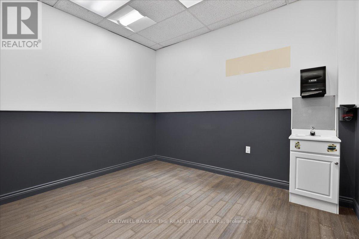 110 Main Street S, Newmarket, Ontario  L3Y 3Y7 - Photo 19 - N12729030