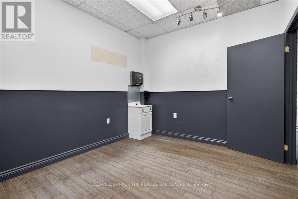 110 Main Street S, Newmarket, Ontario  L3Y 3Y7 - Photo 20 - N12729030