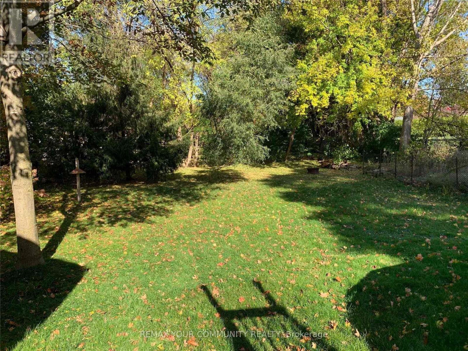 973 Davis Drive, Newmarket, Ontario  L3Y 2R7 - Photo 7 - N12745142