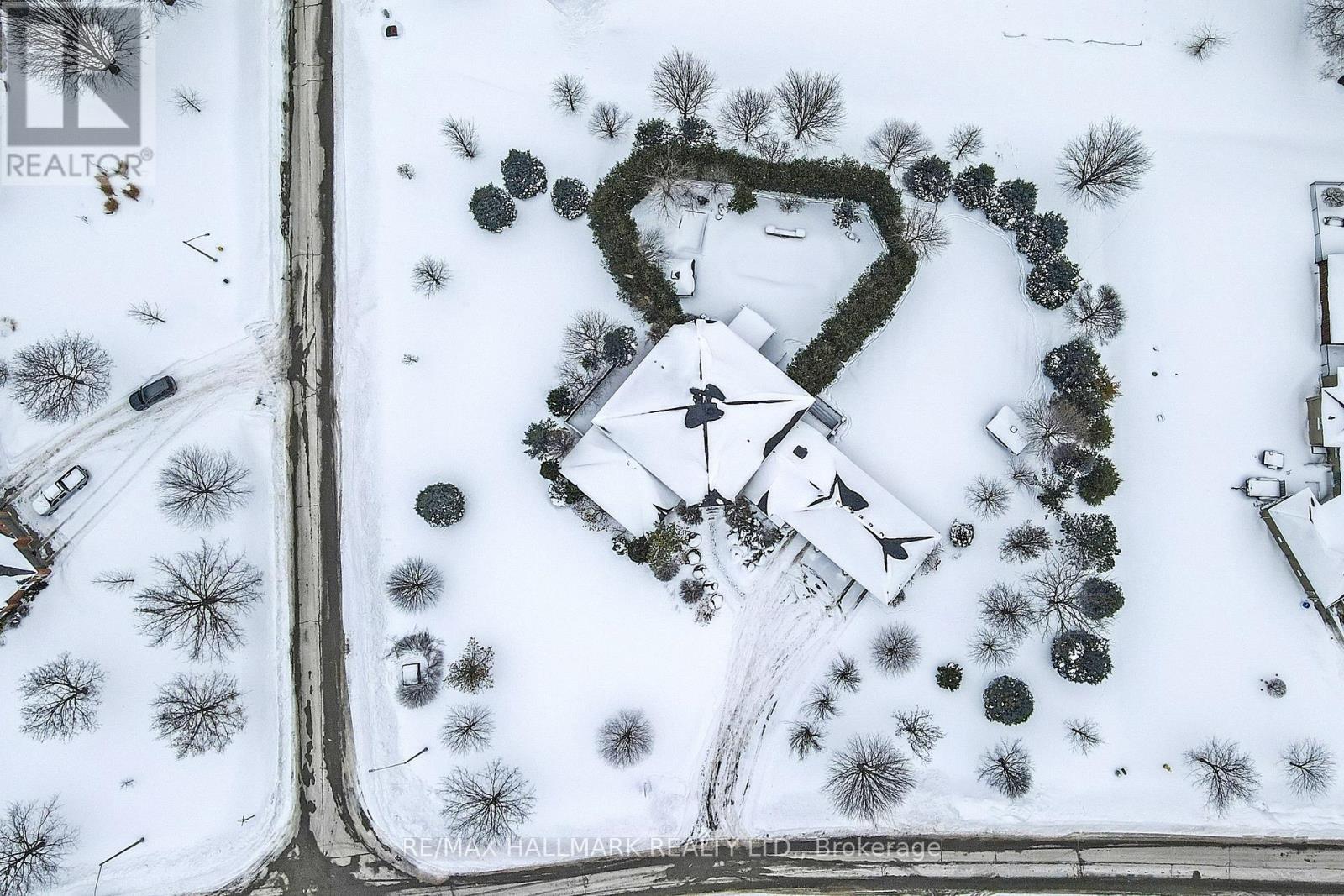 14 Robert Gray Road, Whitchurch-Stouffville, Ontario  L4A 1M4 - Photo 2 - N12759688