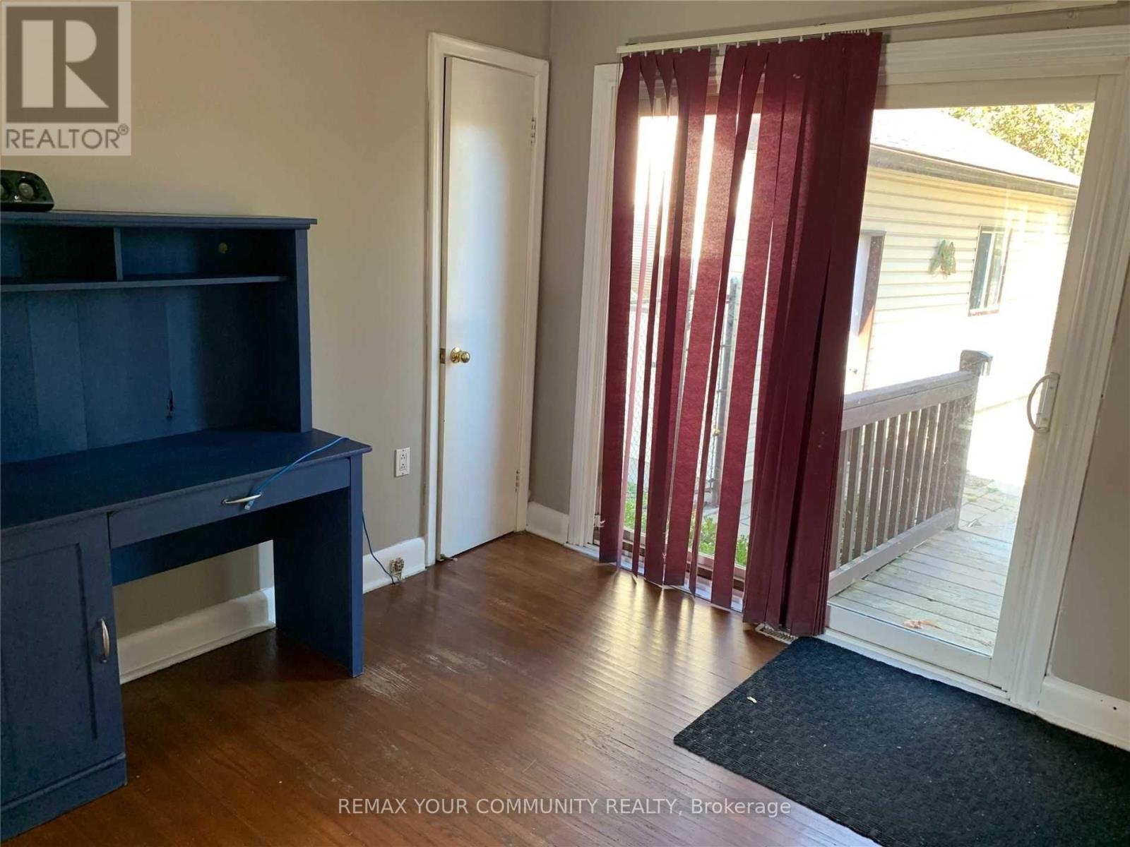 973 Davis Drive, Newmarket, Ontario  L3Y 2R7 - Photo 6 - N12745142