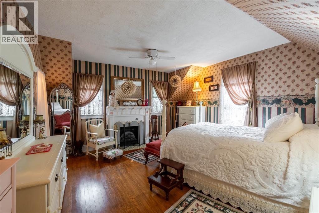 438 Emmeline Street, Petrolia, Ontario  N0N 1R0 - Photo 15 - 26002754