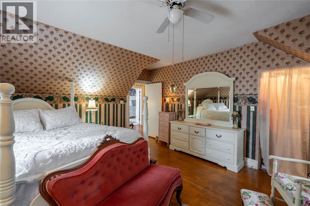 438 Emmeline Street, Petrolia, Ontario  N0N 1R0 - Photo 17 - 26002754