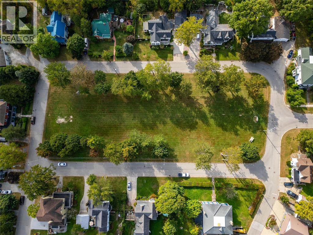 438 Emmeline Street, Petrolia, Ontario  N0N 1R0 - Photo 38 - 26002754