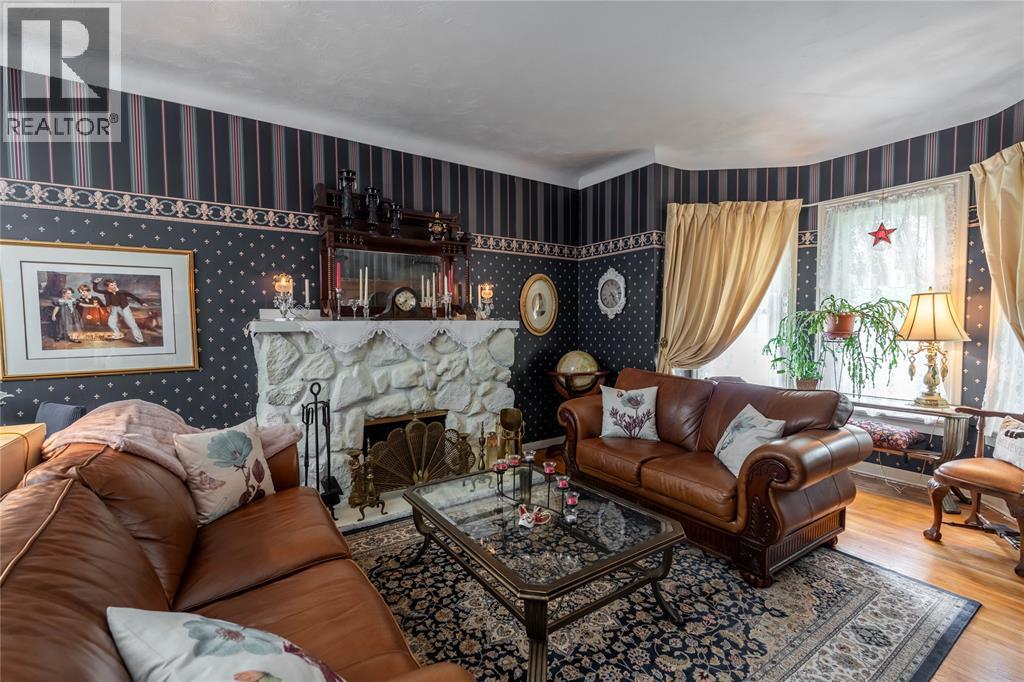 438 Emmeline Street, Petrolia, Ontario  N0N 1R0 - Photo 9 - 26002754