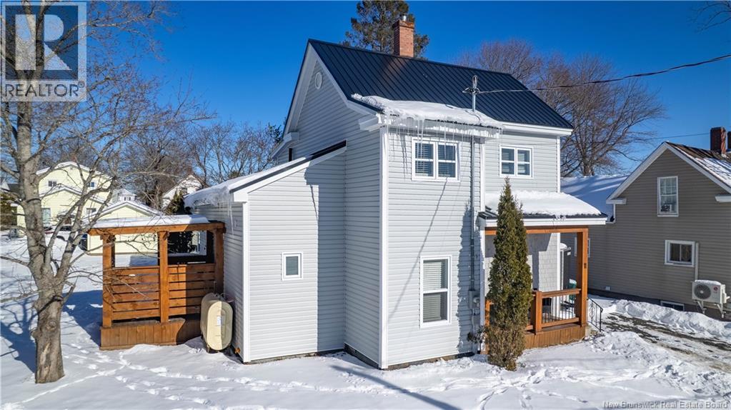 11 Elizabeth Street, St. Stephen, New Brunswick  E3L 2N7 - Photo 1 - NB133270