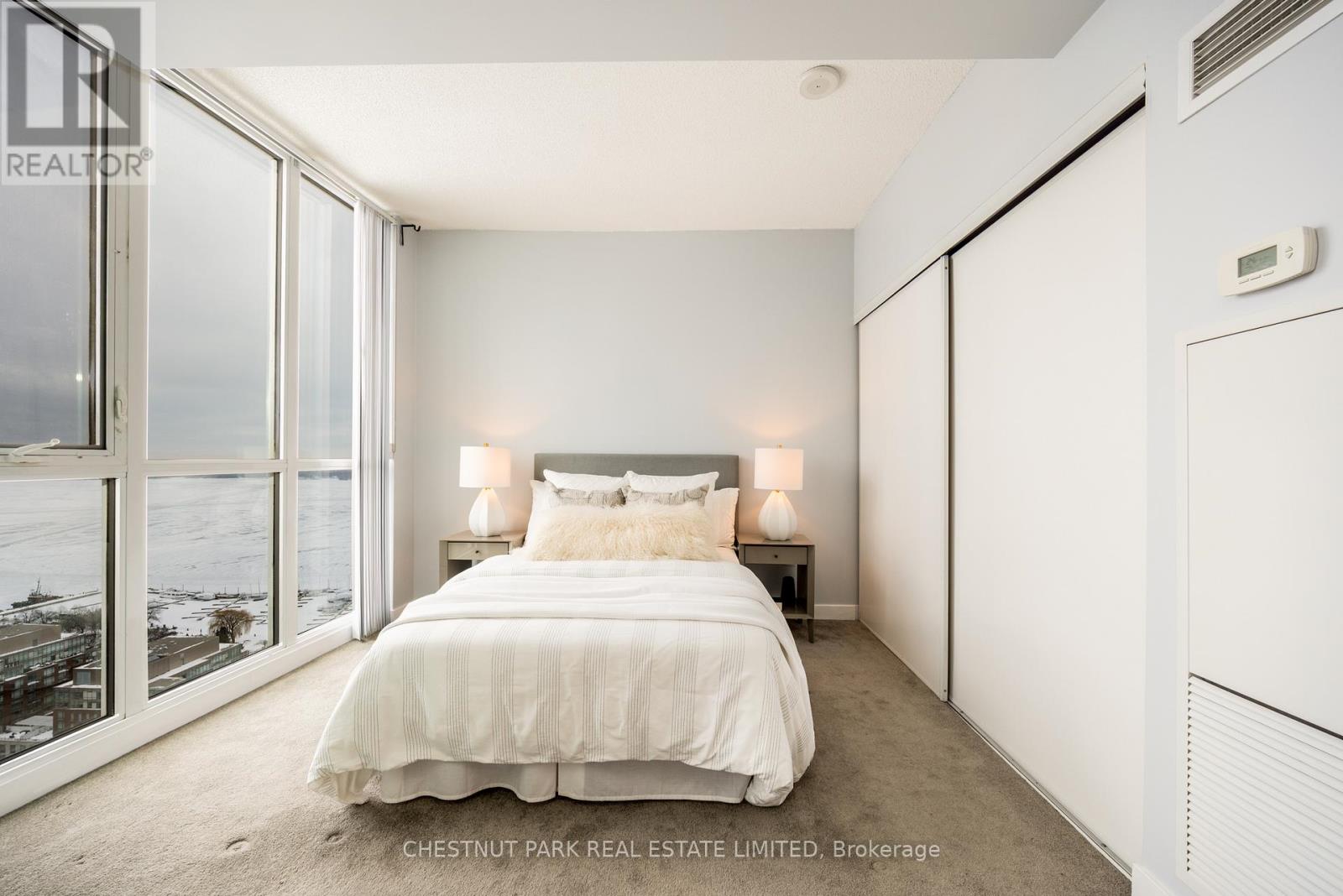 3903 - 75 Queens Wharf Road, Toronto, Ontario  M5V 0J8 - Photo 12 - C12765606