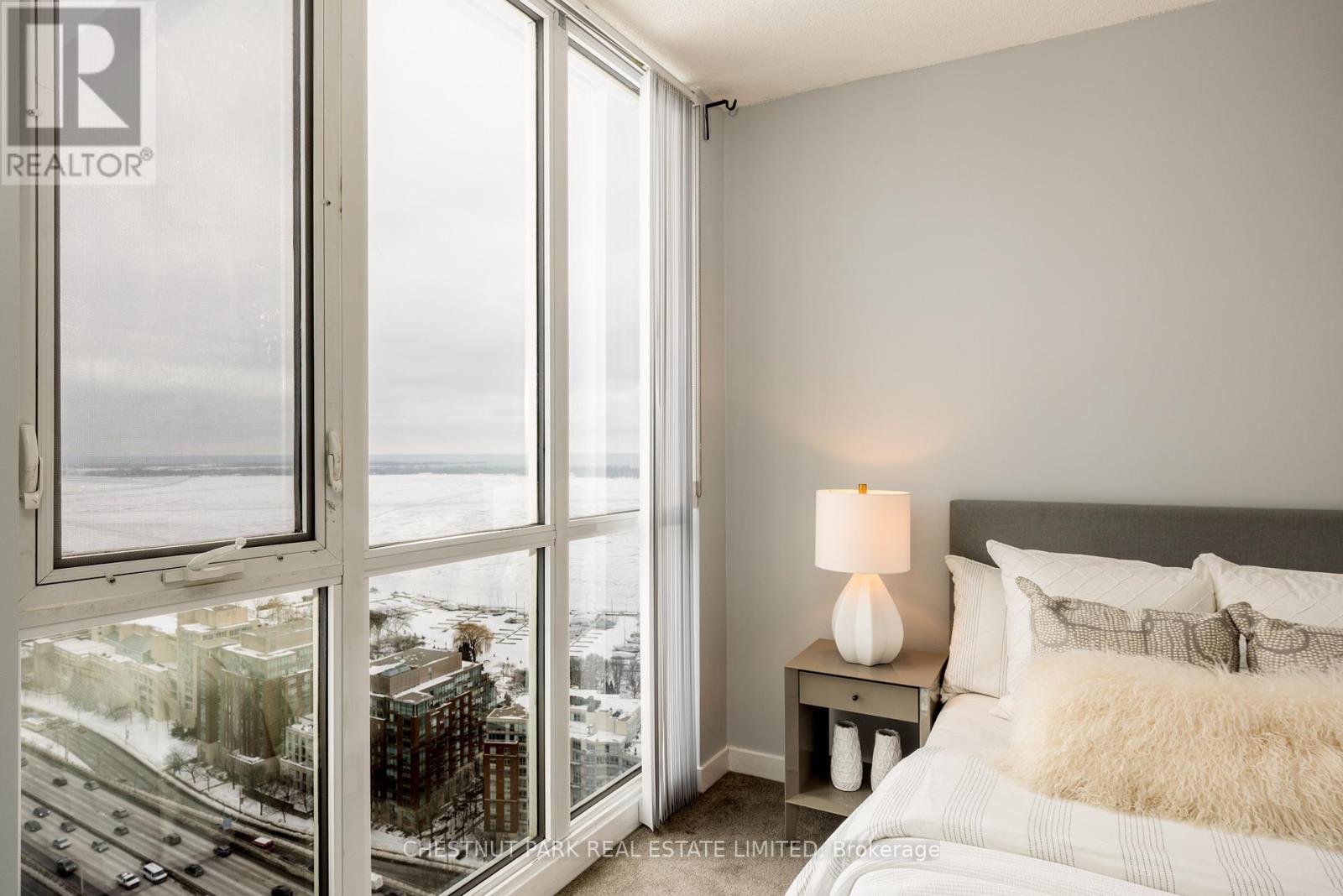 3903 - 75 Queens Wharf Road, Toronto, Ontario  M5V 0J8 - Photo 14 - C12765606