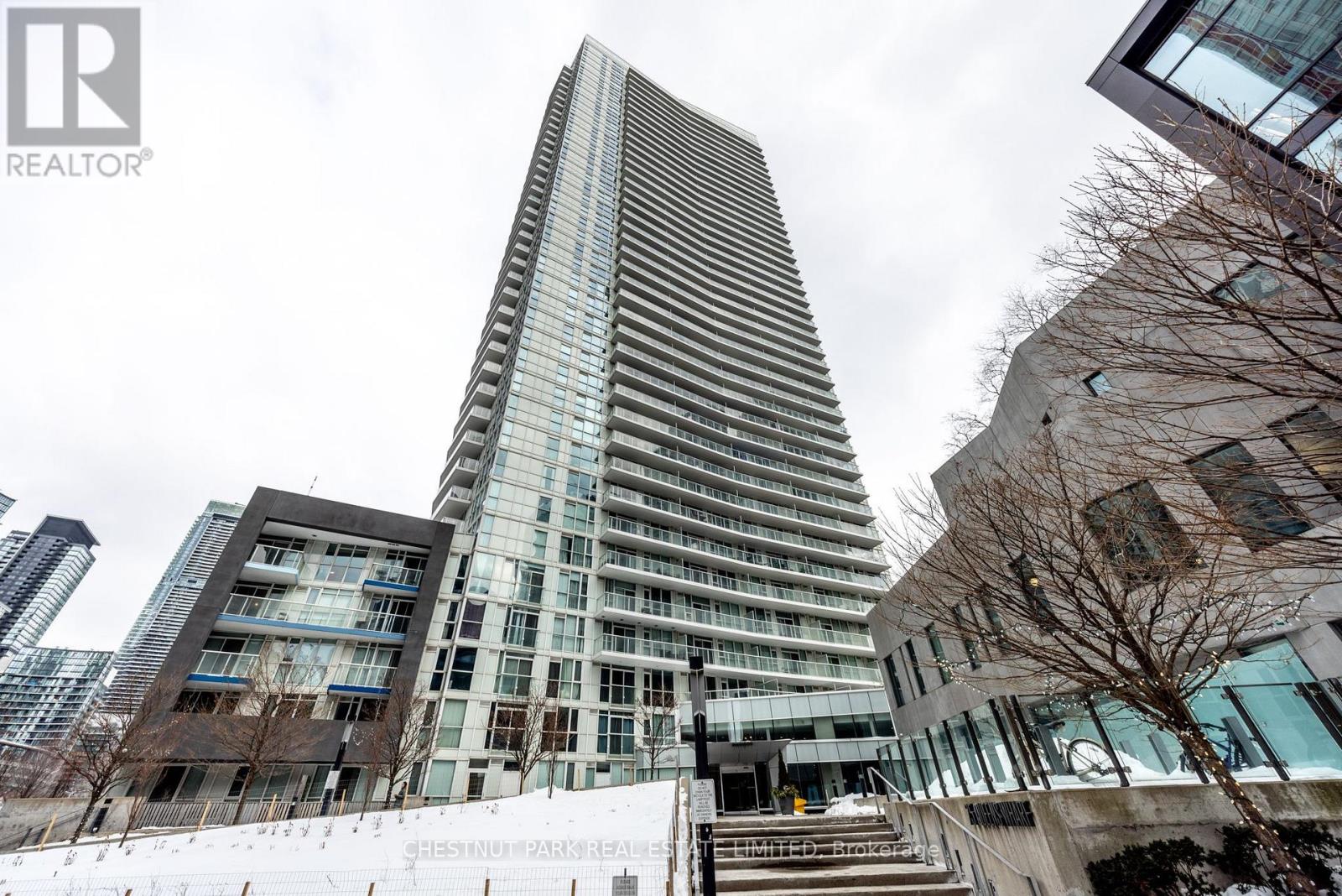 3903 - 75 Queens Wharf Road, Toronto, Ontario  M5V 0J8 - Photo 19 - C12765606