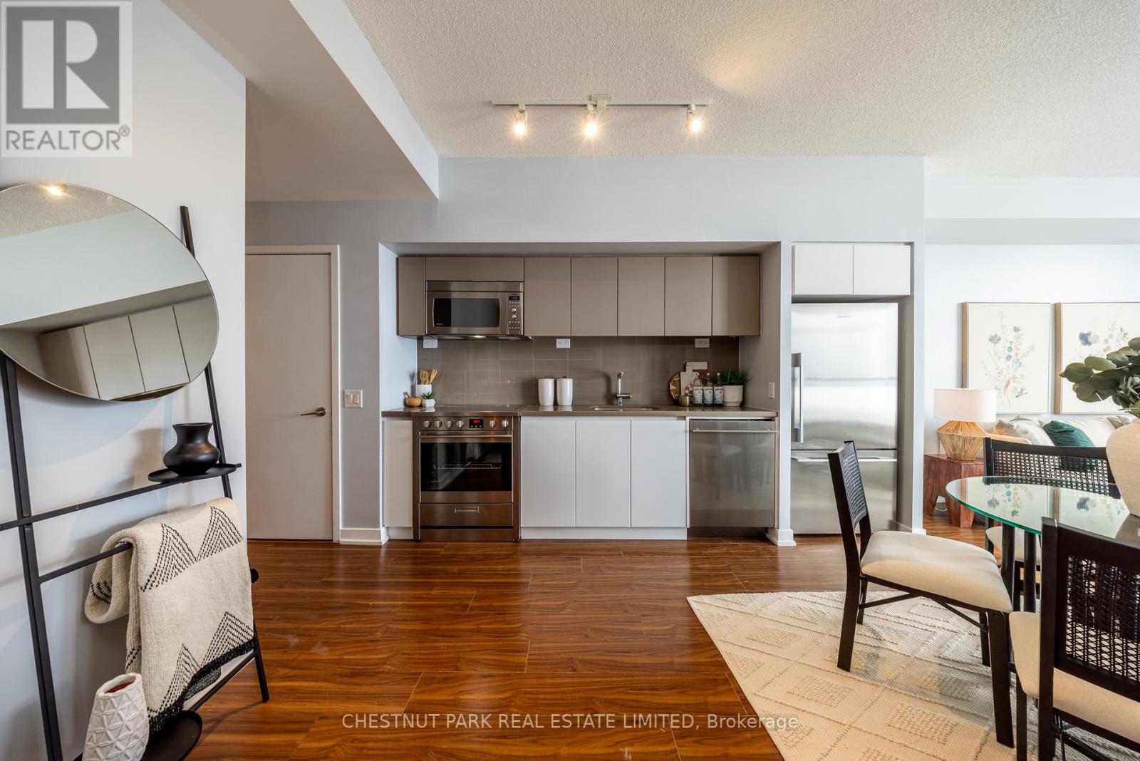 3903 - 75 Queens Wharf Road, Toronto, Ontario  M5V 0J8 - Photo 5 - C12765606