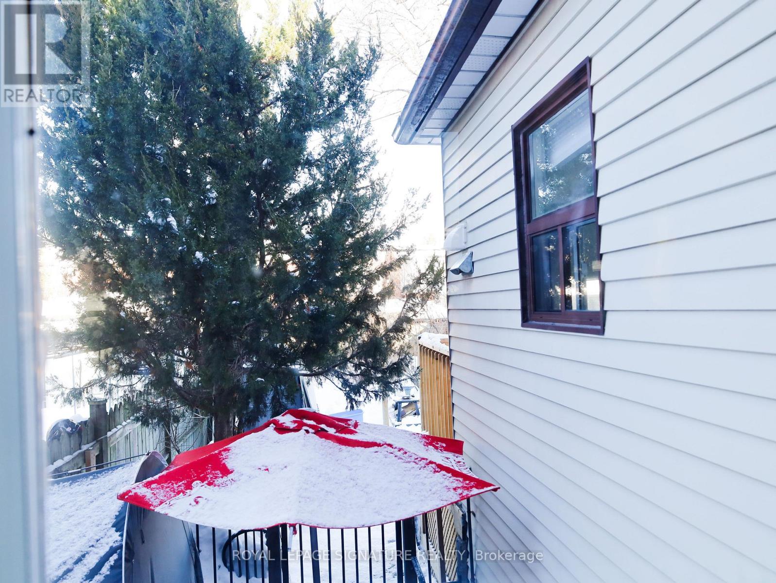 167 Westmount Avenue, Toronto, Ontario  M6E 3M6 - Photo 14 - C12765672