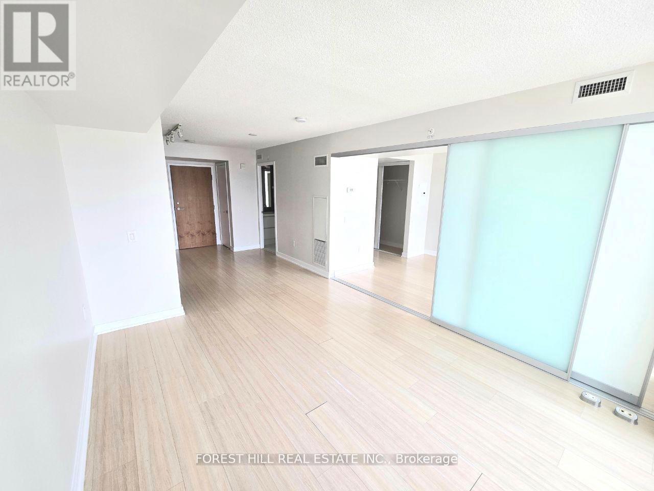 1611 - 85 Queens Wharf Road, Toronto, Ontario  M5V 0J9 - Photo 18 - C12765712