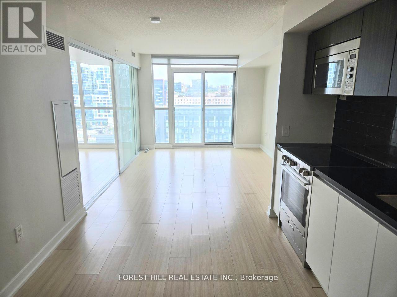 1611 - 85 Queens Wharf Road, Toronto, Ontario  M5V 0J9 - Photo 3 - C12765712