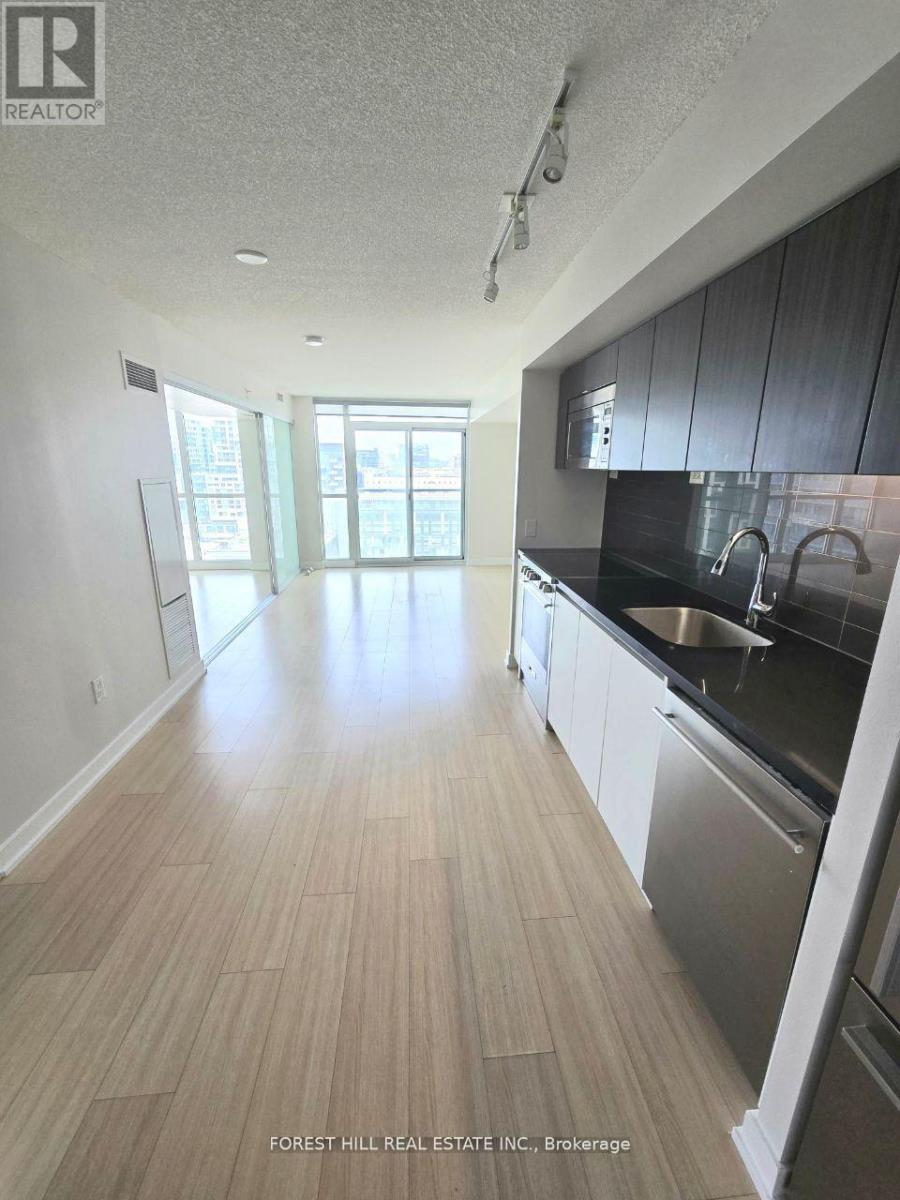 1611 - 85 Queens Wharf Road, Toronto, Ontario  M5V 0J9 - Photo 4 - C12765712