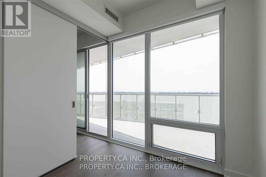 1803 - 15 Queens Quay E, Toronto, Ontario  M5E 0C5 - Photo 12 - C12765736