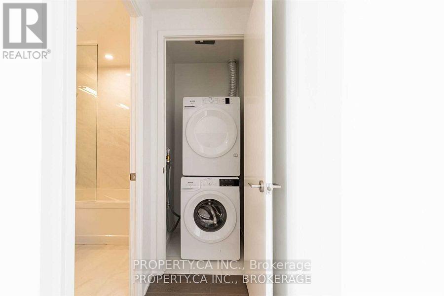 1803 - 15 Queens Quay E, Toronto, Ontario  M5E 0C5 - Photo 19 - C12765736