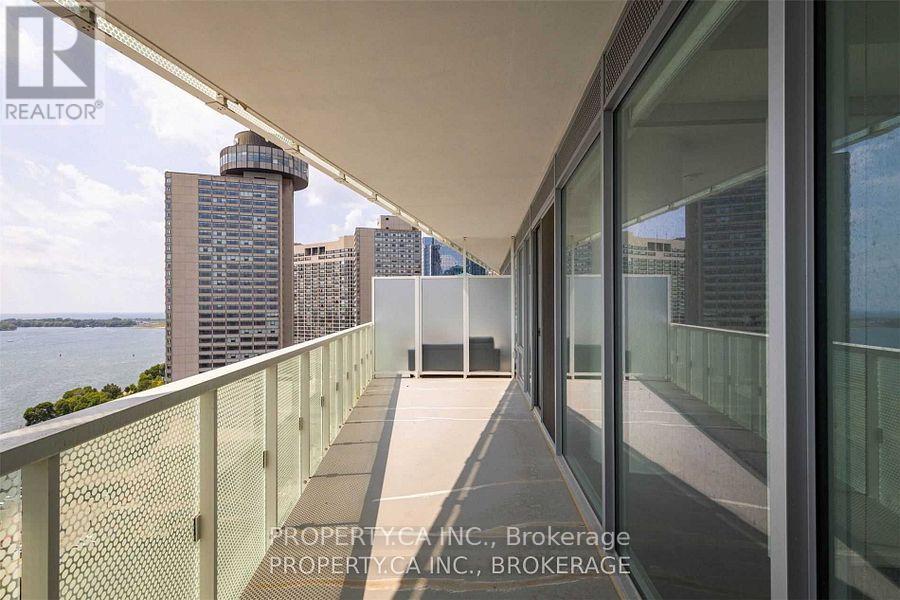 1803 - 15 Queens Quay E, Toronto, Ontario  M5E 0C5 - Photo 21 - C12765736