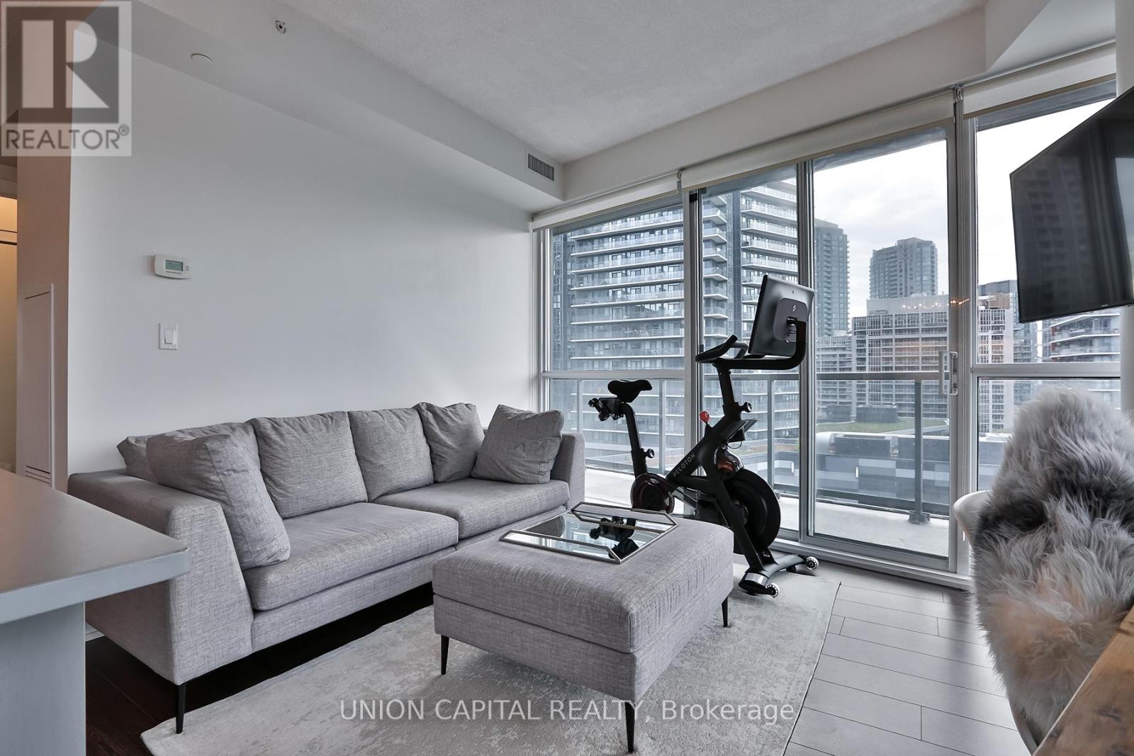 1103 - 20 Bruyeres Mews, Toronto (Niagara), Ontario  M5V 0G8 - Photo 11 - C12765756