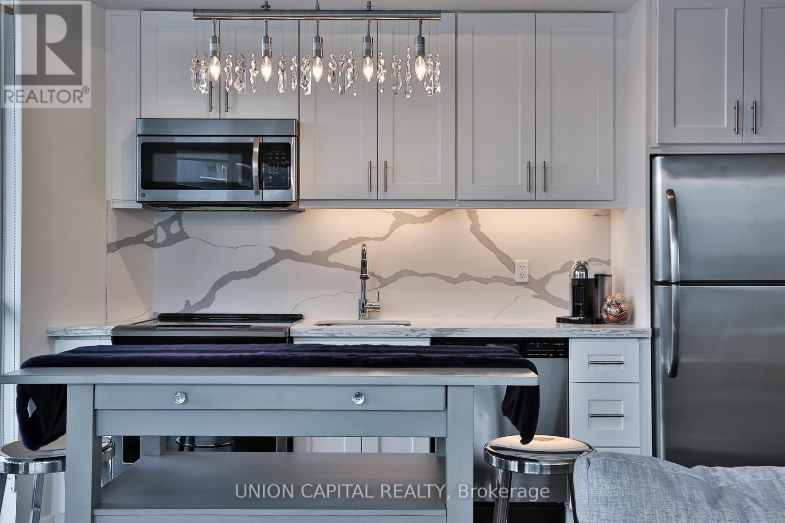 1103 - 20 Bruyeres Mews, Toronto (Niagara), Ontario  M5V 0G8 - Photo 17 - C12765756