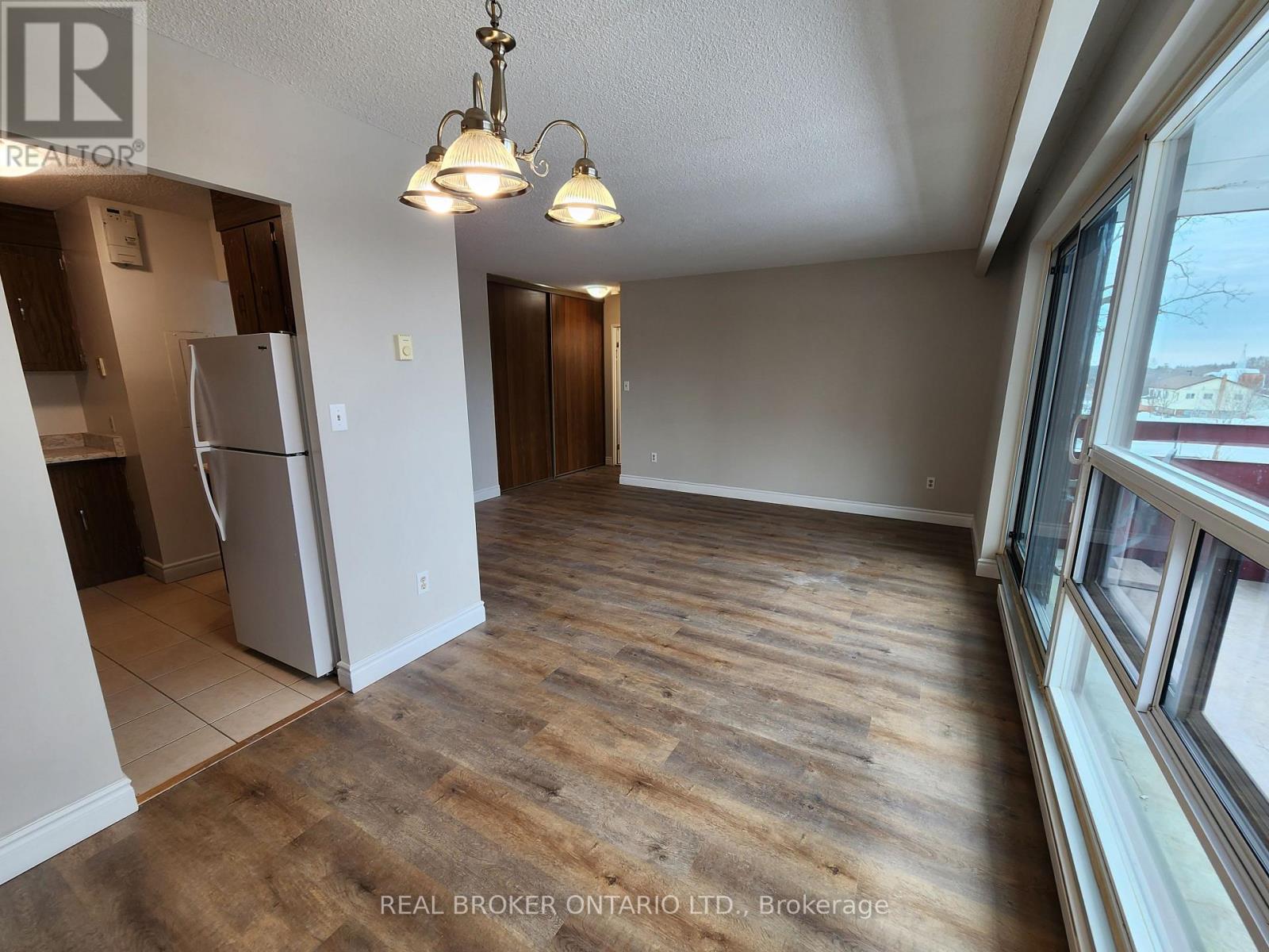Apt #302 - 97 Nonquon Road, Oshawa, Ontario  L1G 3R8 - Photo 2 - E12765750