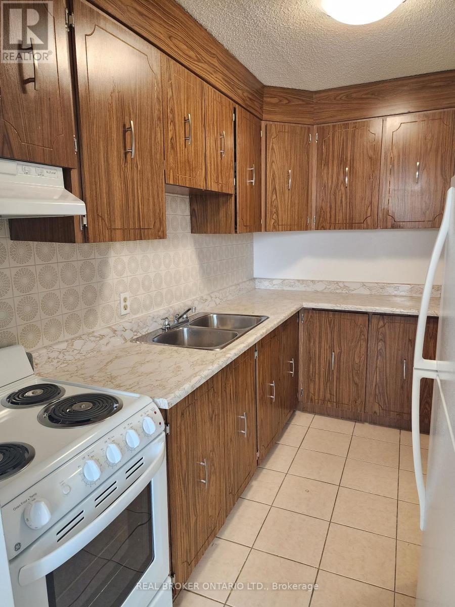 Apt #302 - 97 Nonquon Road, Oshawa (Centennial), Ontario  L1G 3R8 - Photo 3 - E12765750