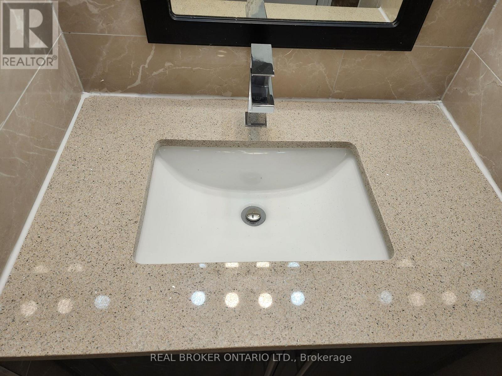 Apt #302 - 97 Nonquon Road, Oshawa, Ontario  L1G 3R8 - Photo 8 - E12765750