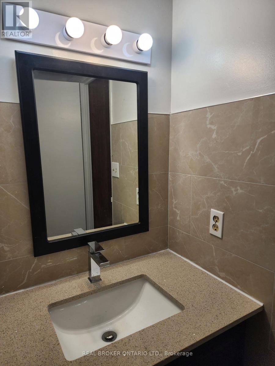 Apt #302 - 97 Nonquon Road, Oshawa, Ontario  L1G 3R8 - Photo 9 - E12765750