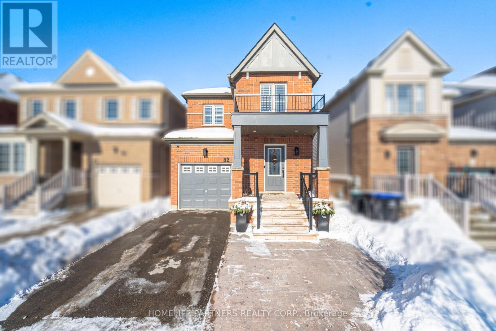 82 Orr Drive, Bradford West Gwillimbury (Bradford), Ontario  L3Z 0B9 - Photo 3 - N12765708