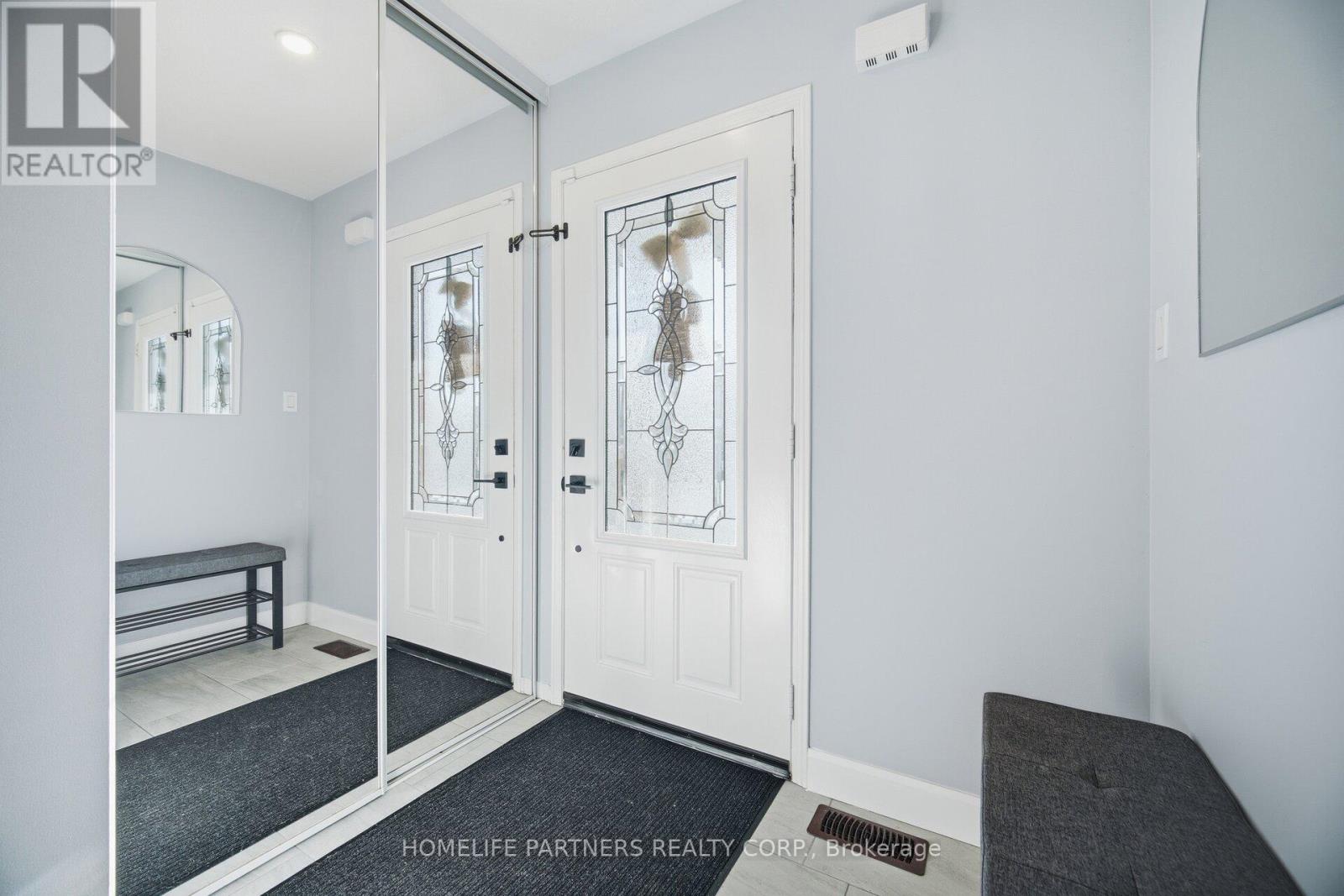 82 Orr Drive, Bradford West Gwillimbury (Bradford), Ontario  L3Z 0B9 - Photo 7 - N12765708