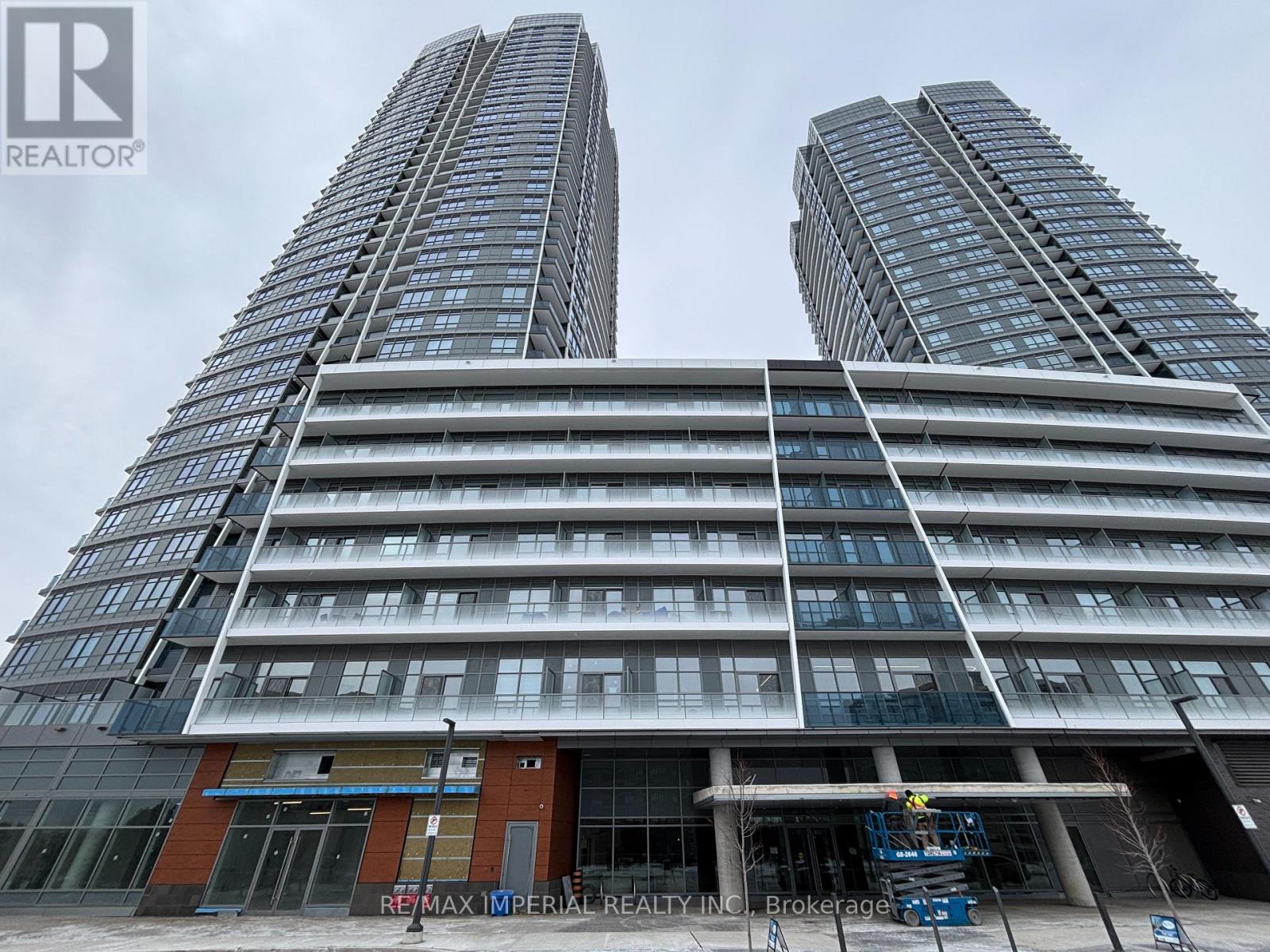 2801 - 30 Upper Mall Way, Vaughan (Brownridge), Ontario  L4J 0L7 - Photo 3 - N12765714