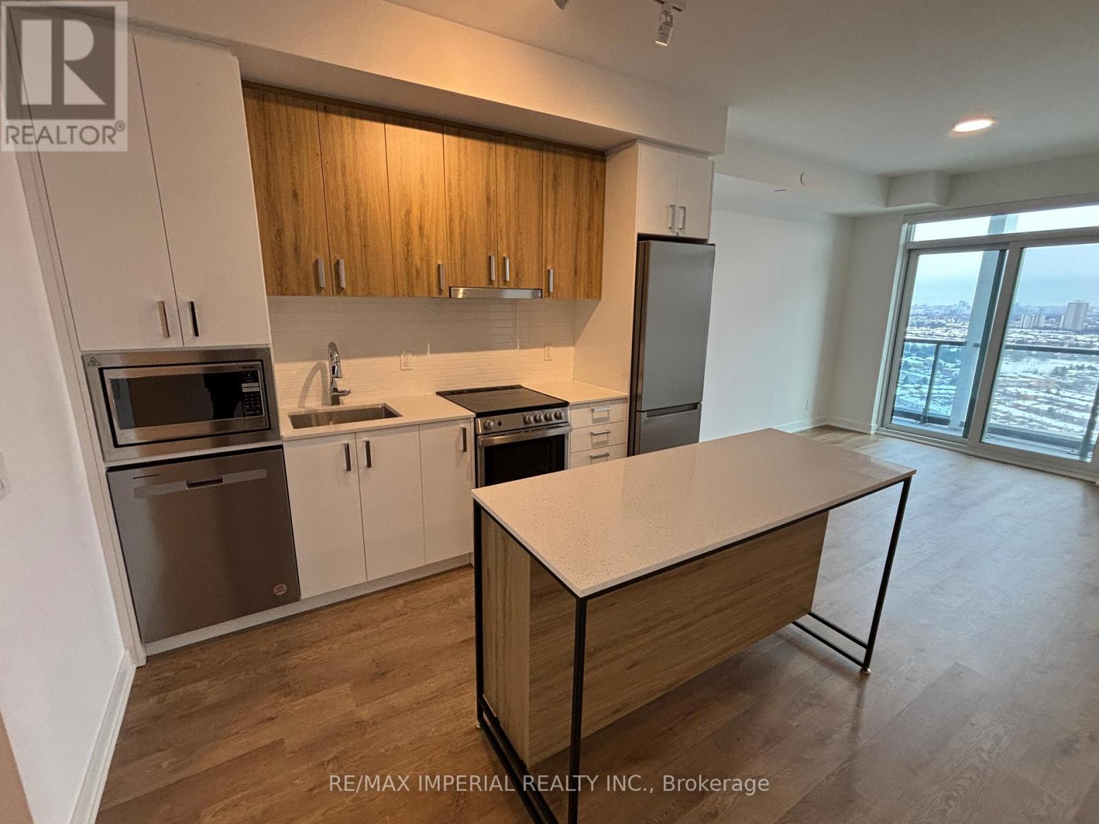 2801 - 30 Upper Mall Way, Vaughan (Brownridge), Ontario  L4J 0L7 - Photo 4 - N12765714