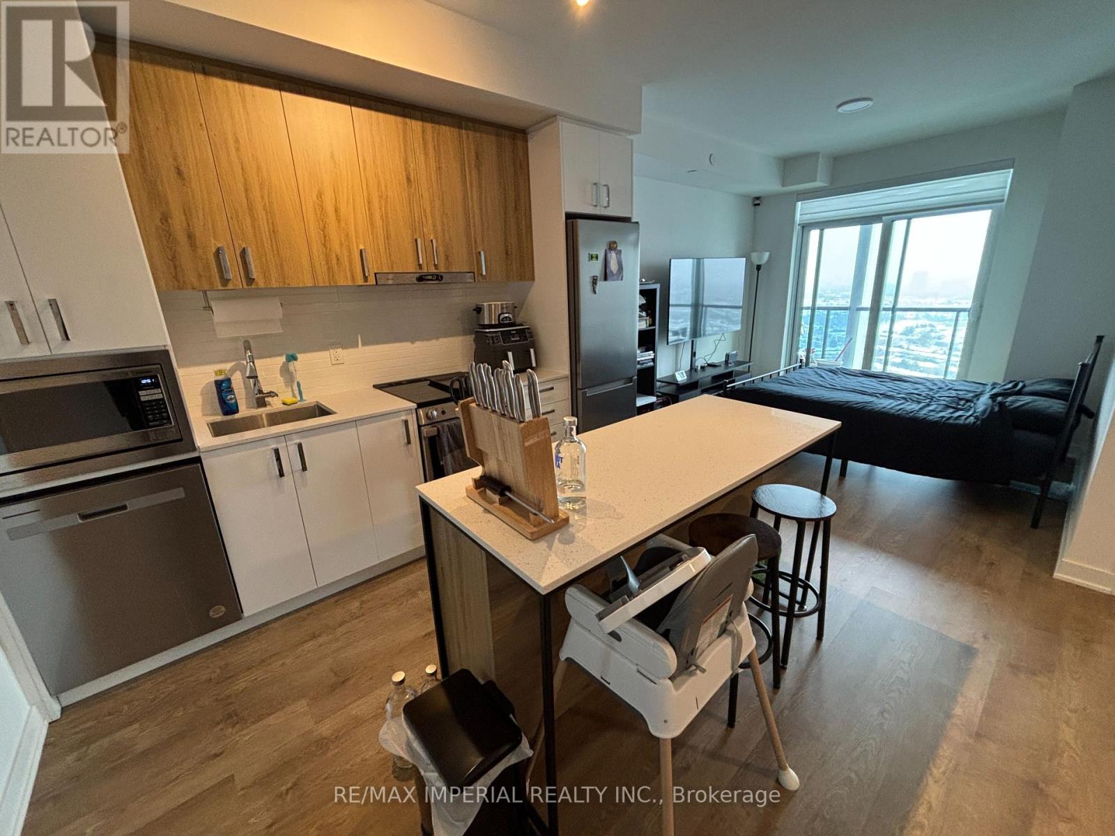 2801 - 30 Upper Mall Way, Vaughan (Brownridge), Ontario  L4J 0L7 - Photo 5 - N12765714