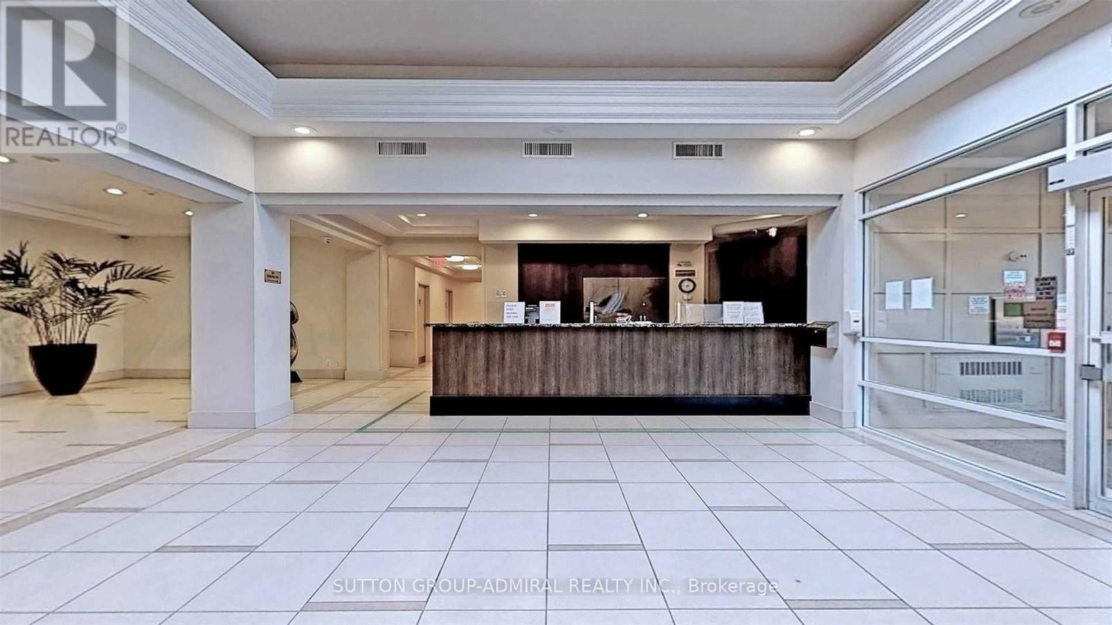 517 - 50 Disera Drive, Vaughan, Ontario  L4J 0A7 - Photo 2 - N12765740