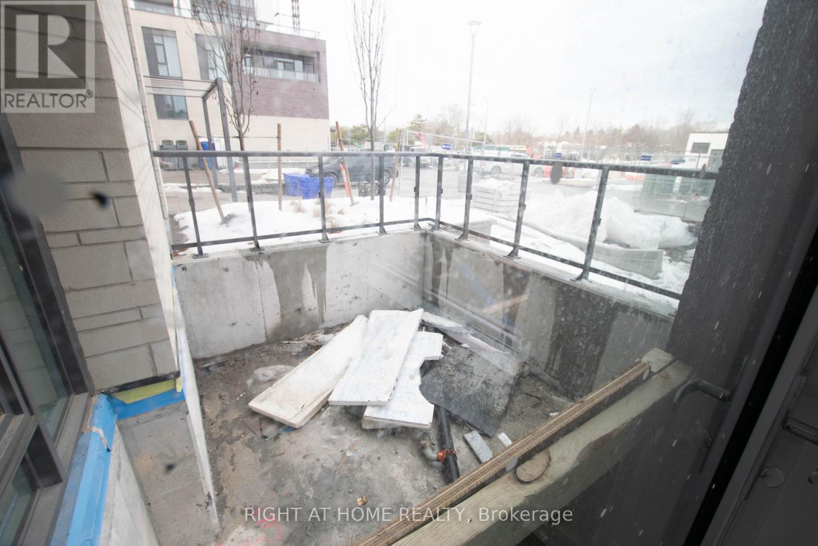 101 - 693 Davis Drive, Newmarket, Ontario  L3Y 2R2 - Photo 10 - N12765794