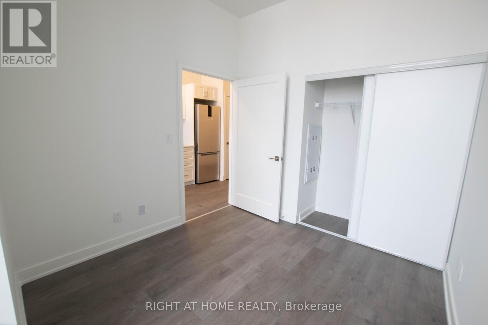 101 - 693 Davis Drive, Newmarket, Ontario  L3Y 2R2 - Photo 12 - N12765794