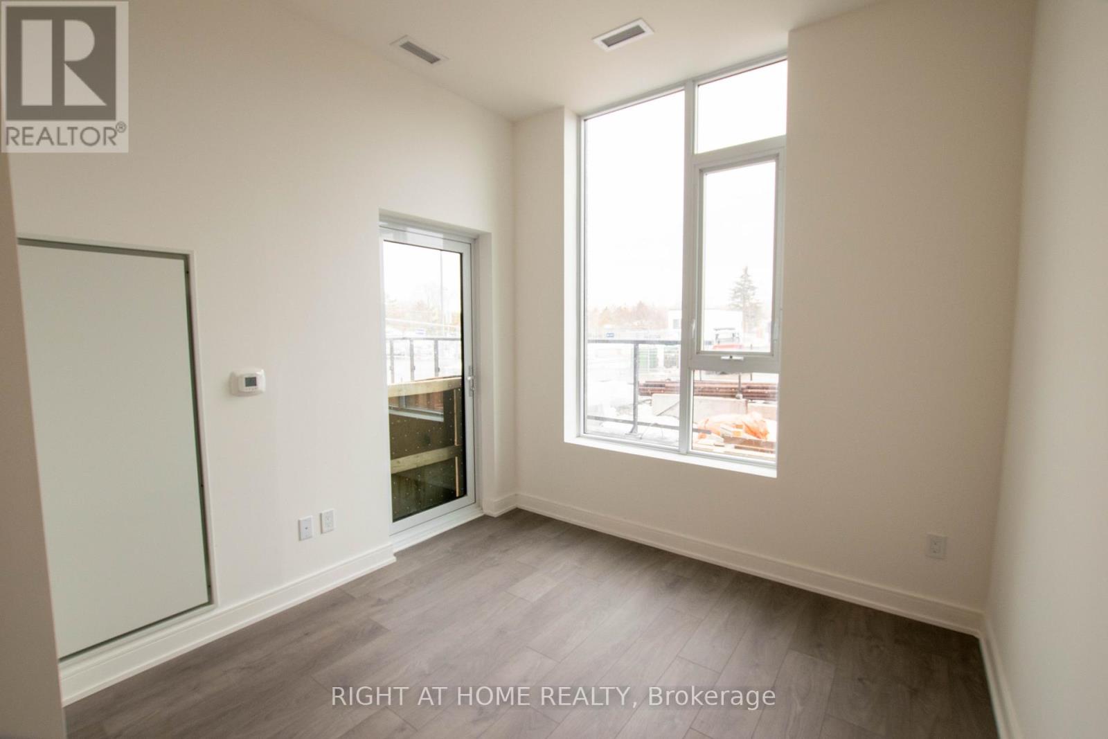 101 - 693 Davis Drive, Newmarket, Ontario  L3Y 2R2 - Photo 9 - N12765794