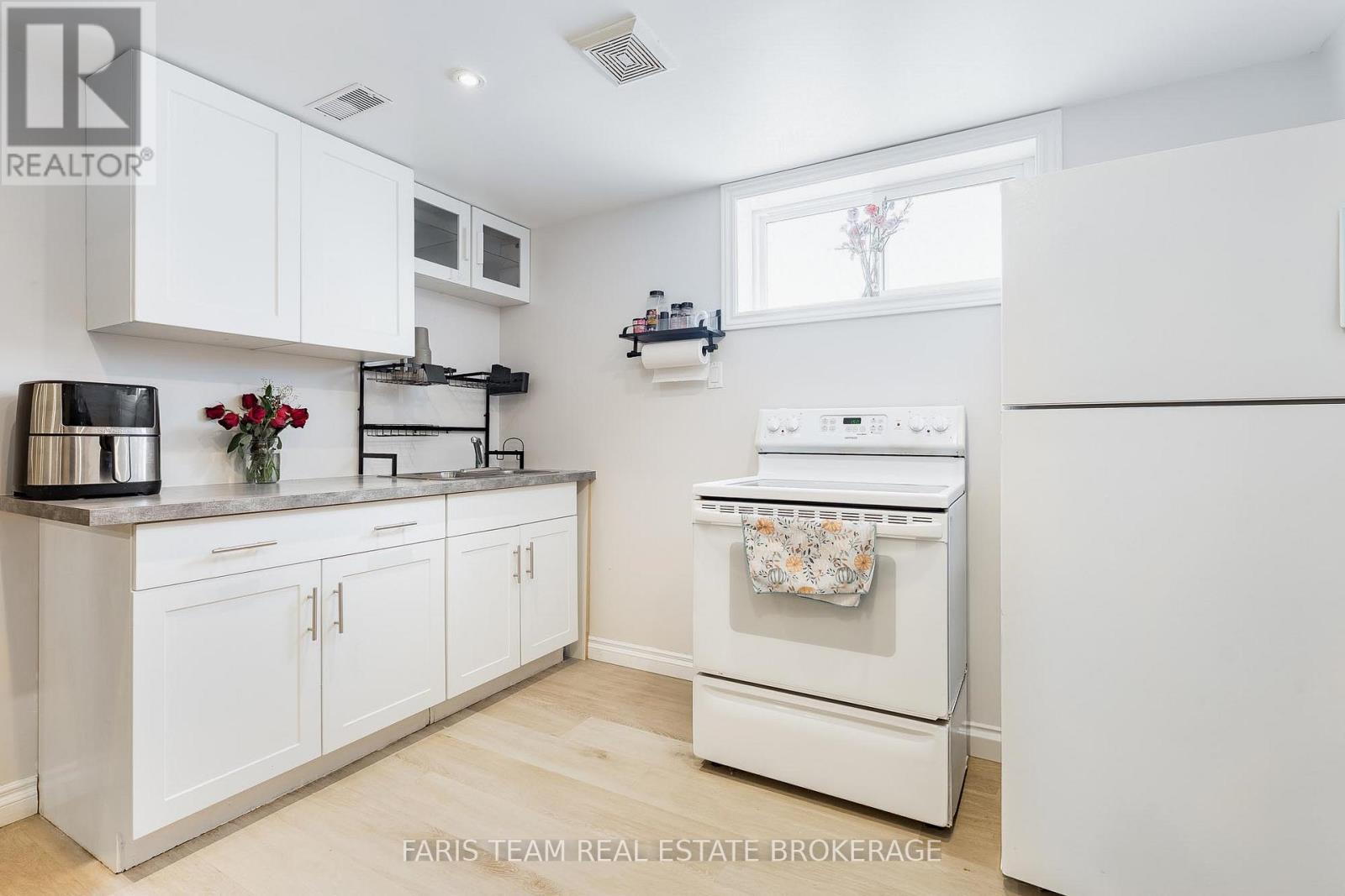 510 Mary Street, Tay (Port Mcnicoll), Ontario  L0K 1R0 - Photo 19 - S12765610