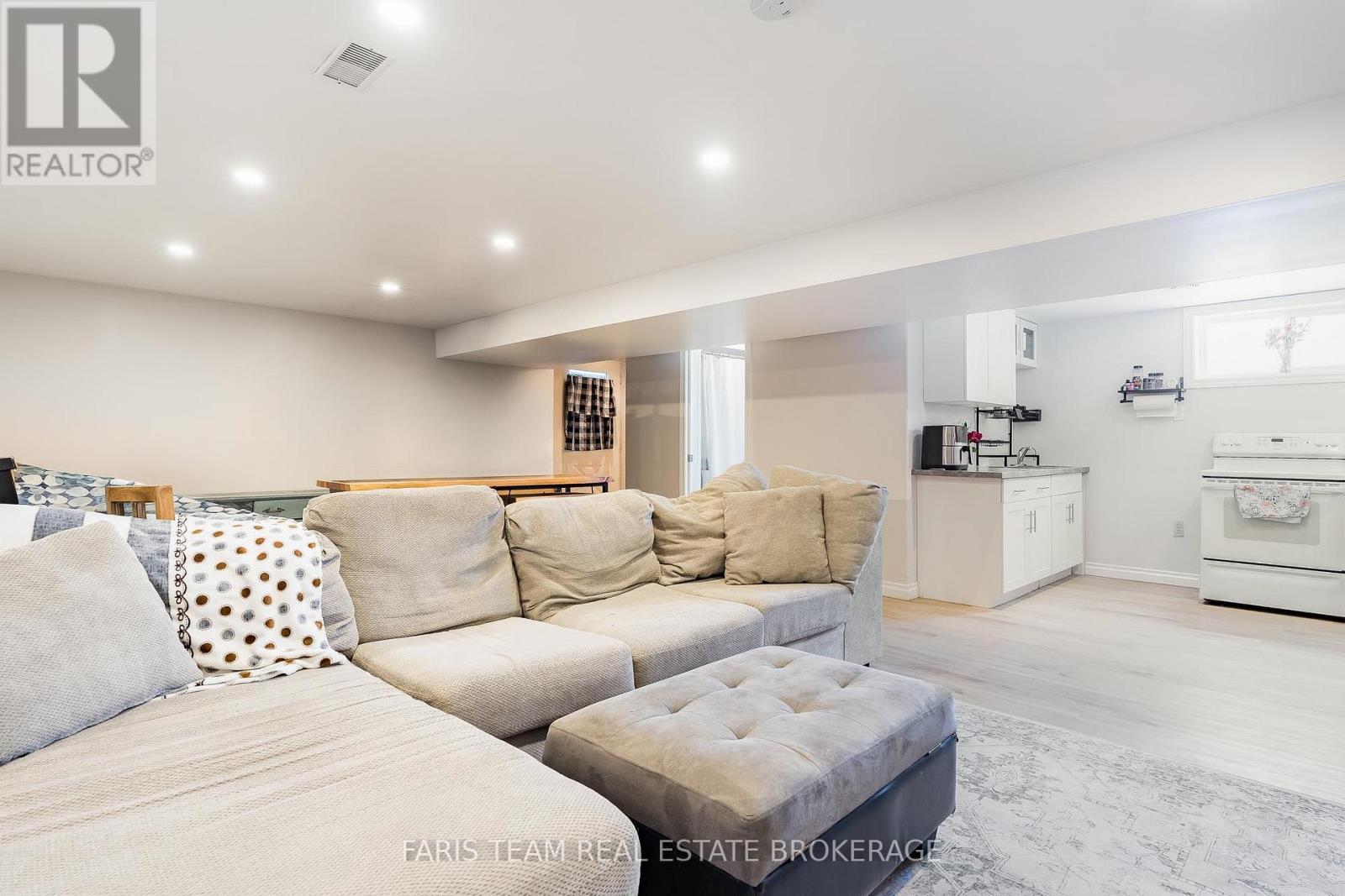 510 Mary Street, Tay (Port Mcnicoll), Ontario  L0K 1R0 - Photo 21 - S12765610