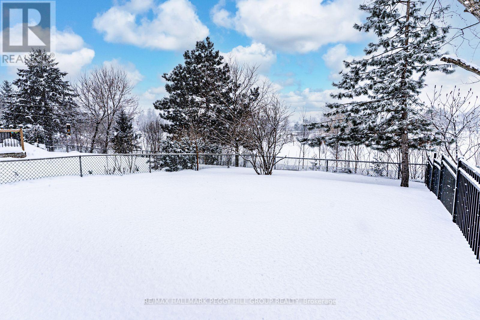 Upper - 5 Herrell Avenue, Barrie (Painswick North), Ontario  L4N 6T5 - Photo 13 - S12765786