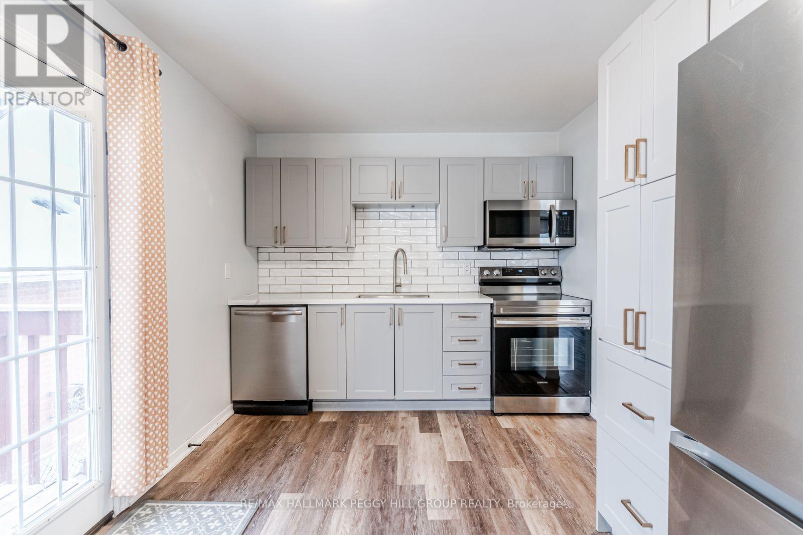 Upper - 5 Herrell Avenue, Barrie (Painswick North), Ontario  L4N 6T5 - Photo 2 - S12765786