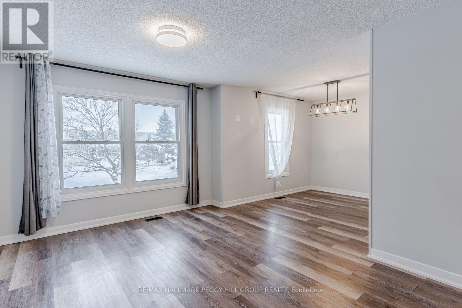 Upper - 5 Herrell Avenue, Barrie (Painswick North), Ontario  L4N 6T5 - Photo 5 - S12765786